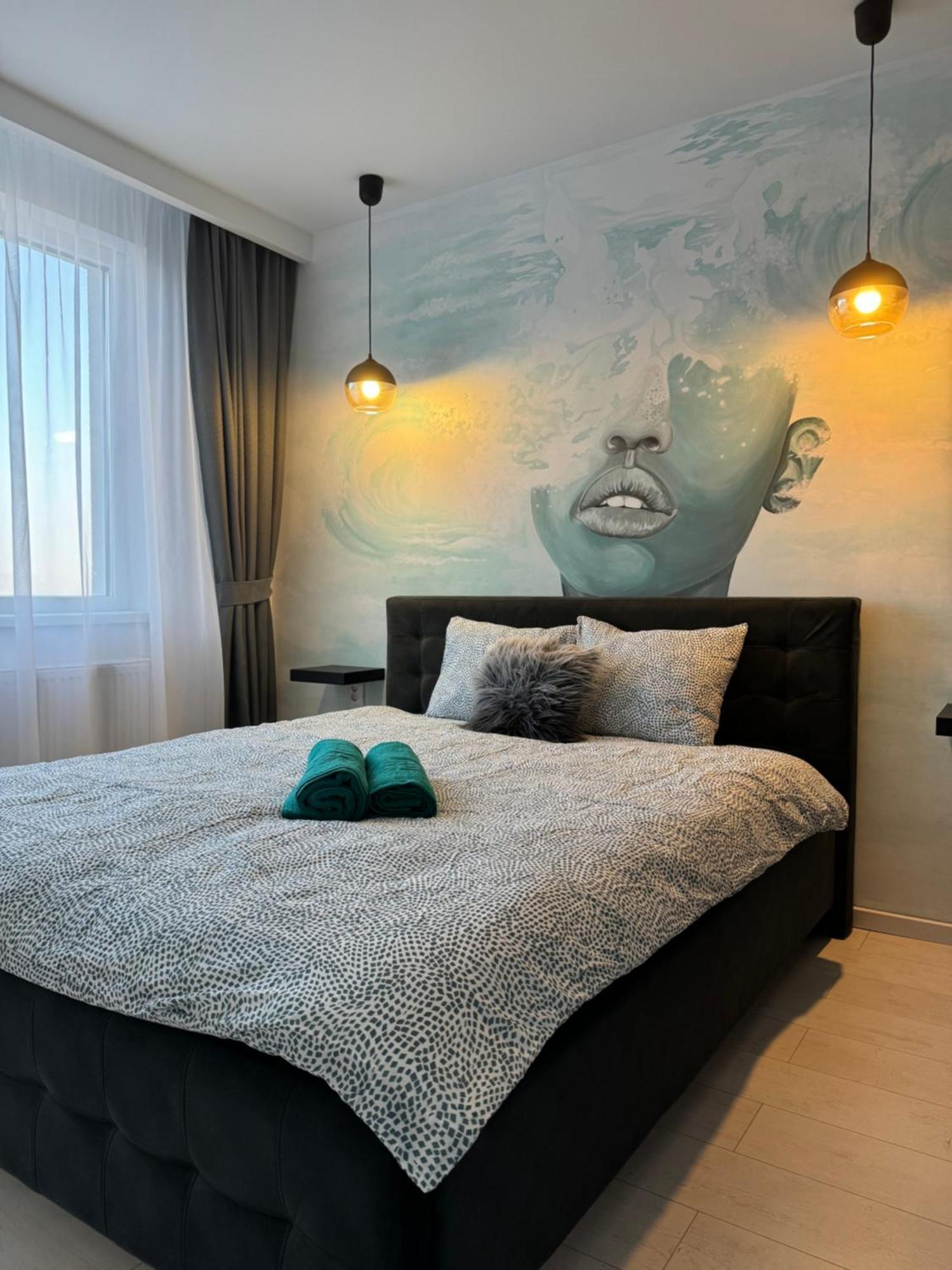 Black Apartment *
